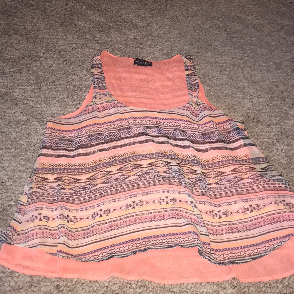 FLOWY TOP